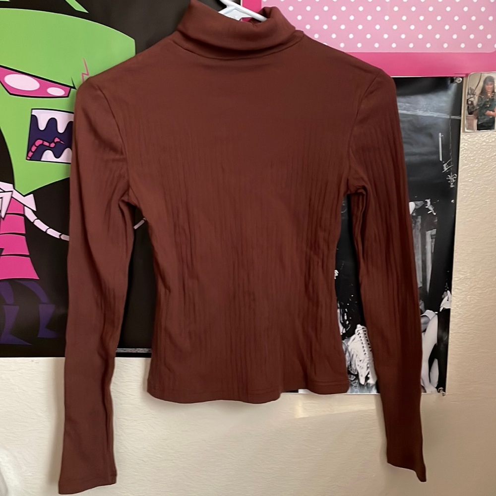 brown turtle neck🤎🧸.